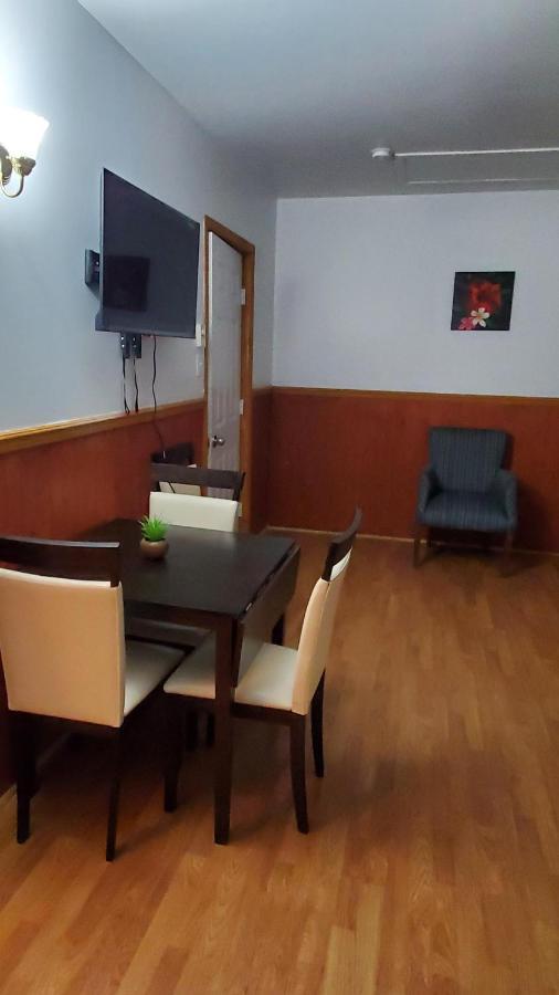 Hotel Fleurs Karaibes Saint-Alexandre-de-Kamouraska エクステリア 写真