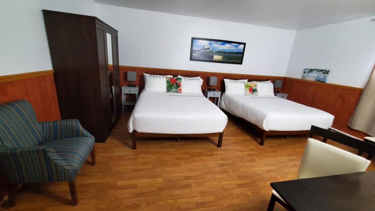 Hotel Fleurs Karaibes Saint-Alexandre-de-Kamouraska エクステリア 写真